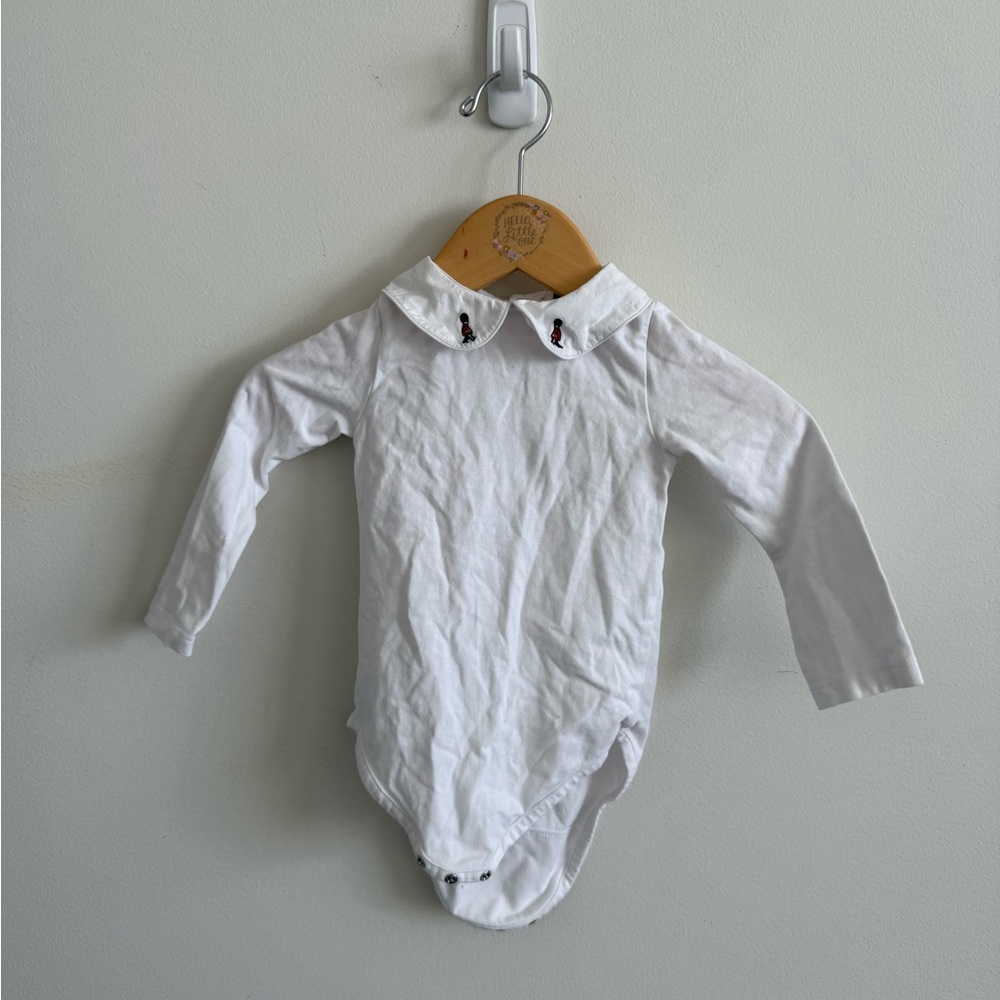 TROTTERS LONDON Milo Guardsman Body white Long Sleeve Baby Bodysuit 18-24m